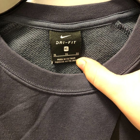 Nike short top - Picture 2 of 2